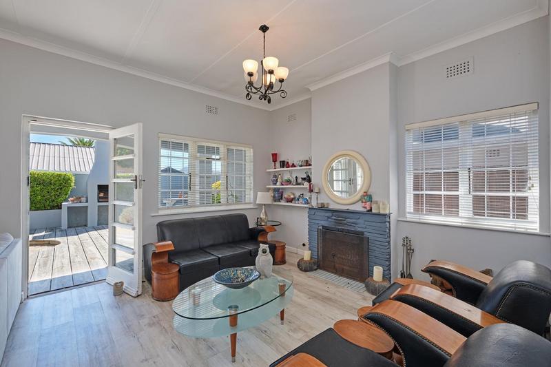 6 Bedroom Property for Sale in Fish Hoek Western Cape